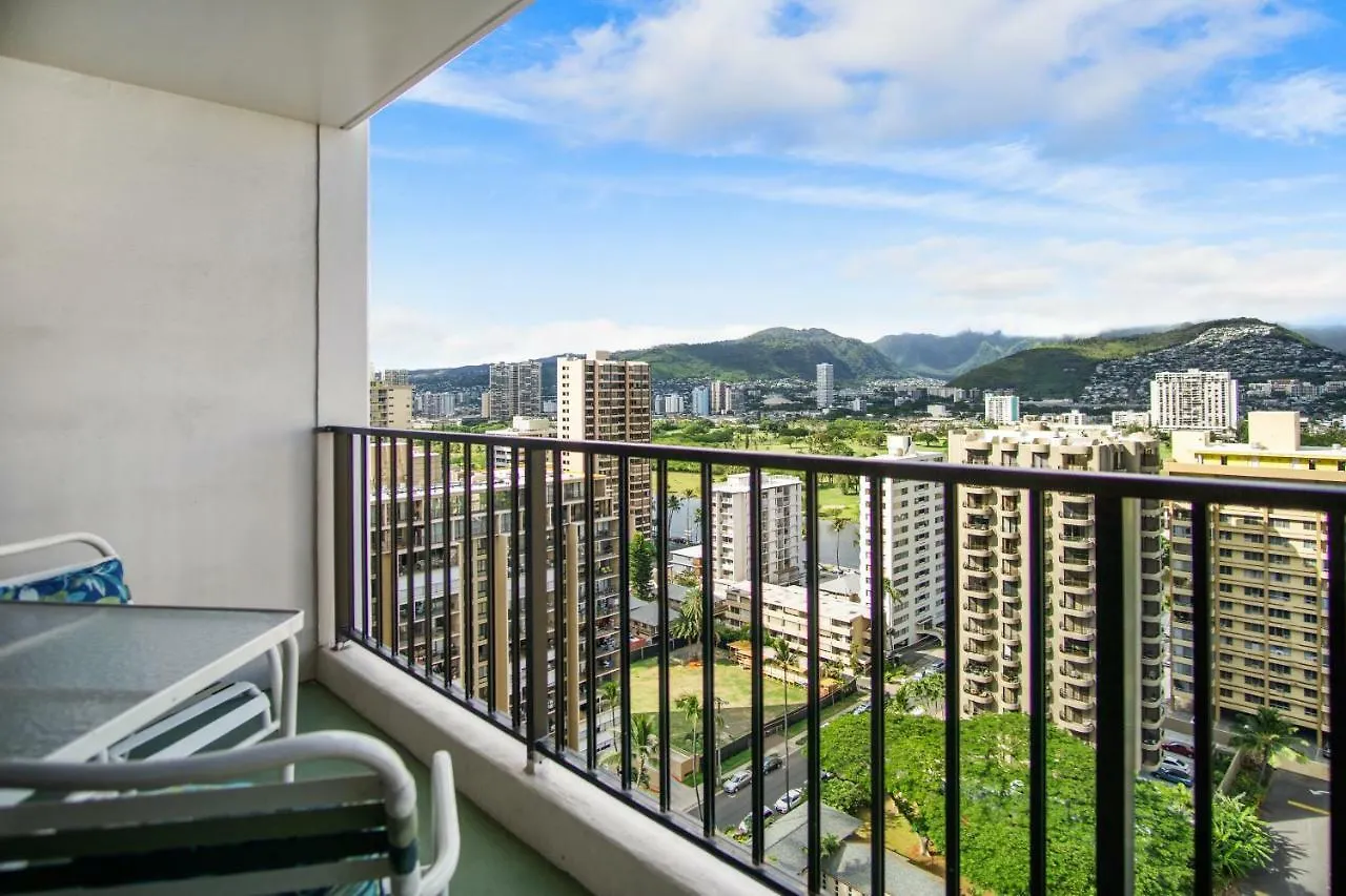The Pineapple Suite At The Waikiki Banyan Honolulu Apartment